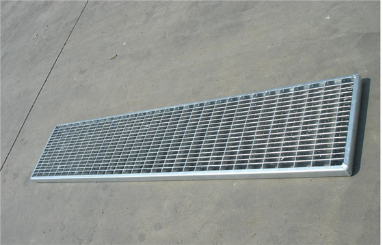 La grata d'acciaio della griglia della piattaforma del metallo di GB T13912 riveste la grata di pannelli d'acciaio galvanizzata della immersione calda