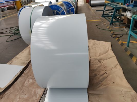 comprare Pre Painted Steel Coil PPGI Coil with 700-1250mm Width 3-8MT Weight and 30-275g/m2 Zinc Coating online manufacture