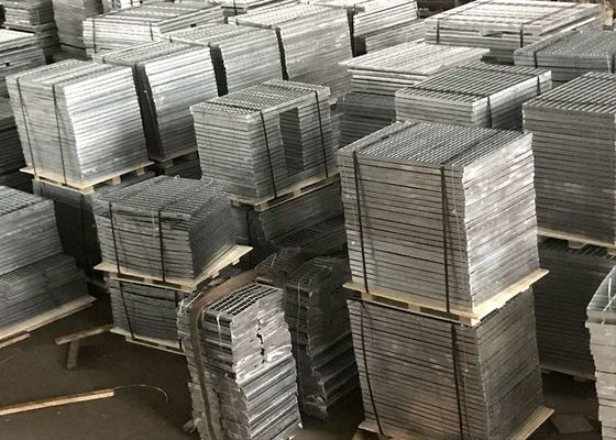 comprare Coil di acciaio preverniciato con rivestimento di zinco 30-275 g/m2 e spessore del rivestimento superiore 10-25 μm per applicazioni larghezza 700-1250 mm online manufacture